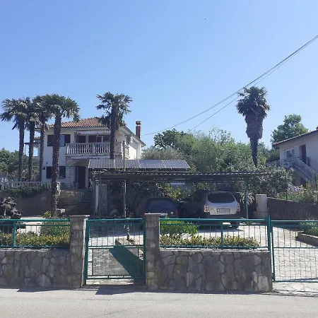 Pirsic Apartman Njivice